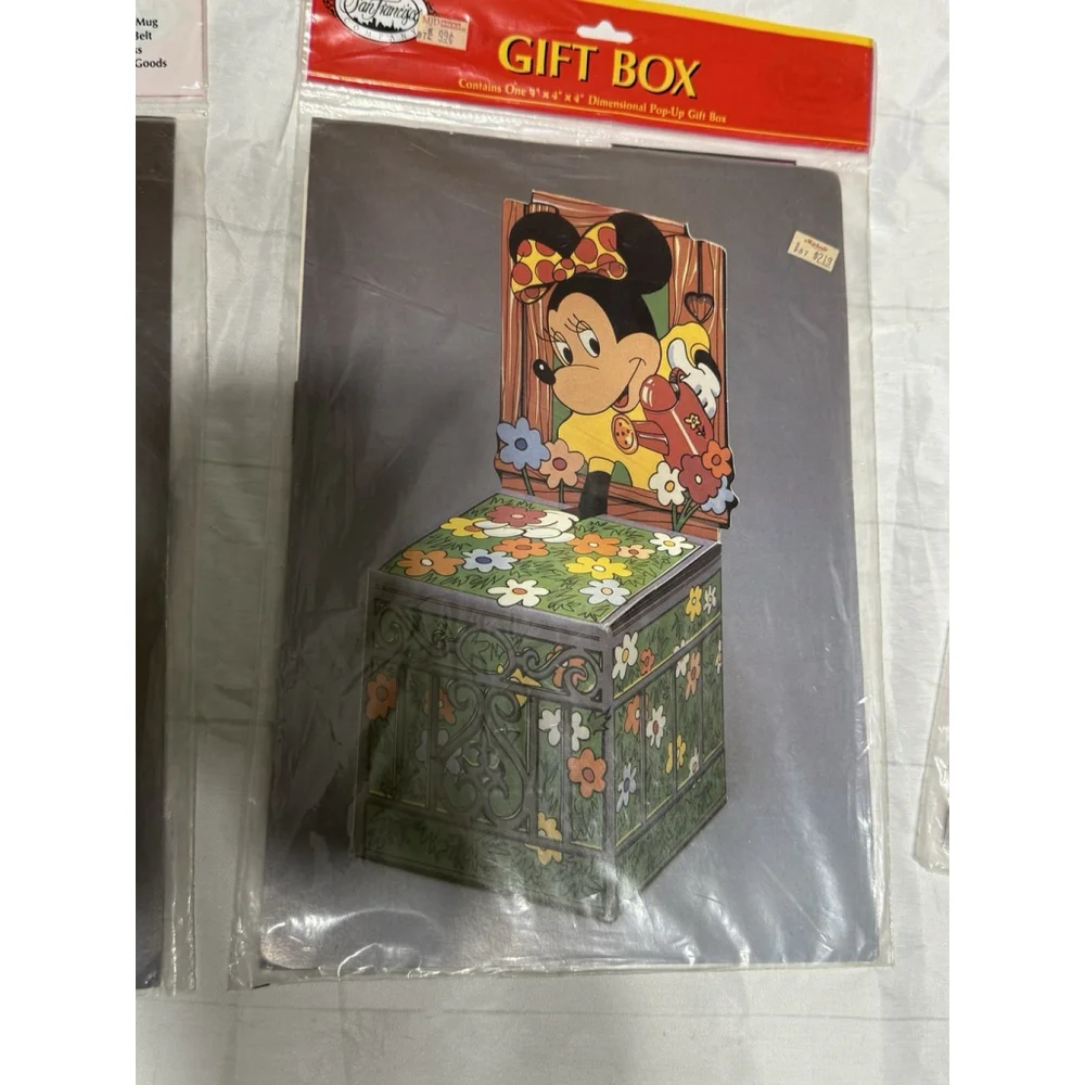 5 Mickey Minnie Mouse Snoopy Vintage Gift Box San Francisco Pop Up Disney Gift